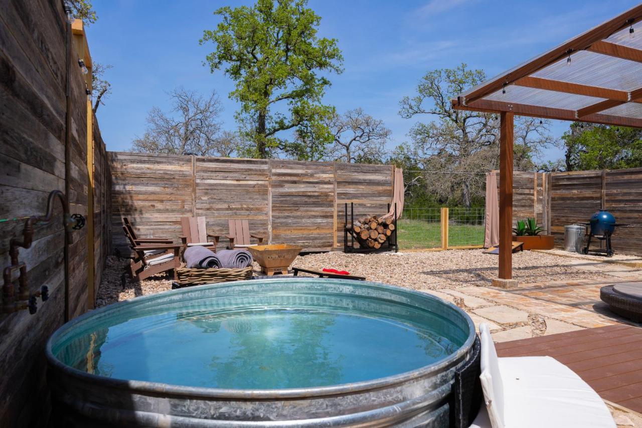 Romantic Tiny Luxury Retreat W Heated Pool, Sauna N Outdoor Shower In Wimberley 10 Acres Екстериор снимка