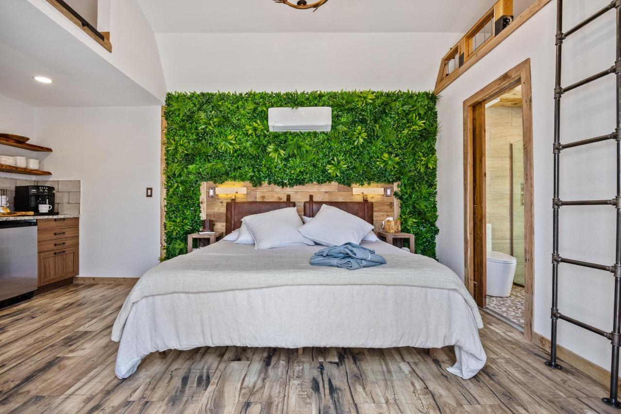 Romantic Tiny Luxury Retreat W Heated Pool, Sauna N Outdoor Shower In Wimberley 10 Acres Екстериор снимка